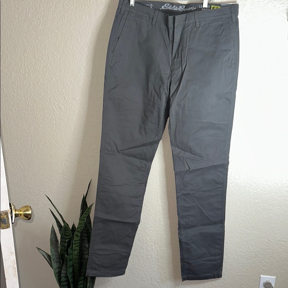 Eddie Bauer Gray Chinos Kahaki  Classic Fit Men’s Size 36x36 NWT